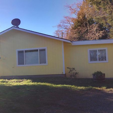 Lakeside Hostel & Guest House Crescent City Exterior photo