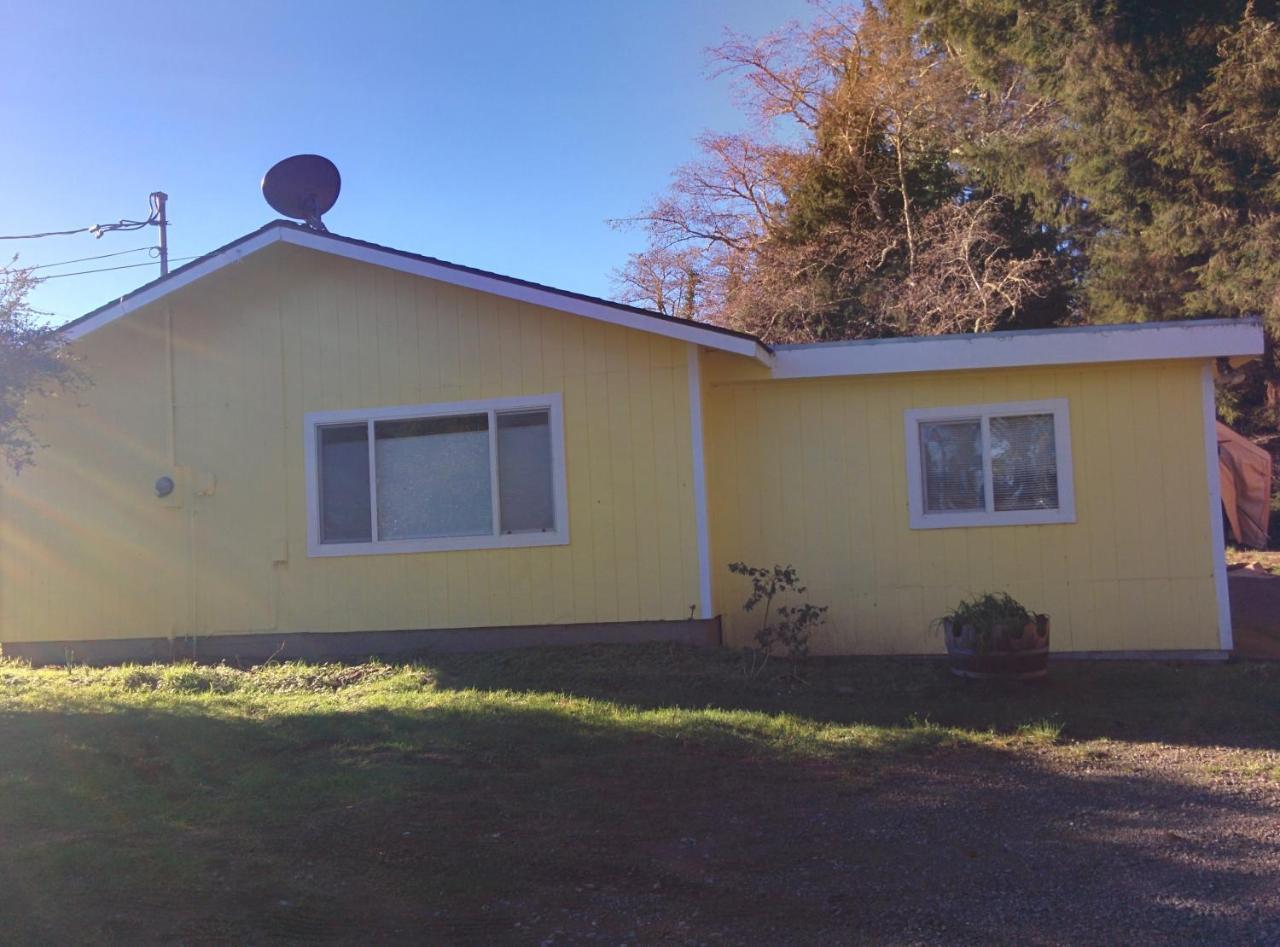 Lakeside Hostel & Guest House Crescent City Exterior photo